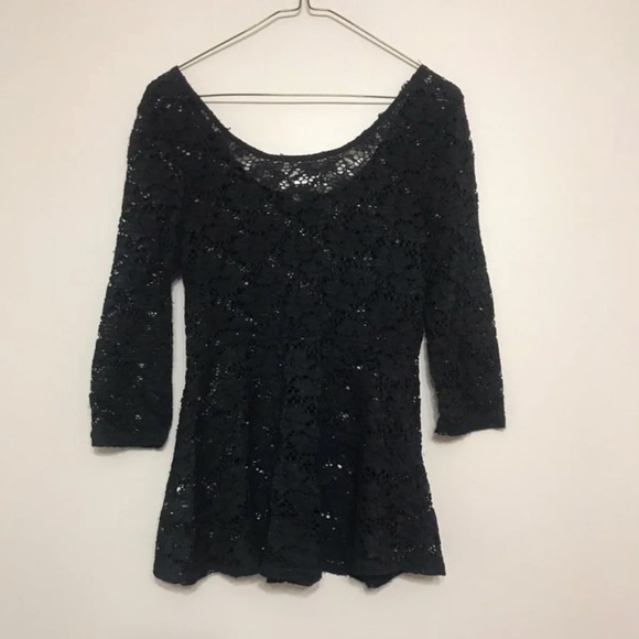 Black Lace Peplum Top - Picture 2 of 3